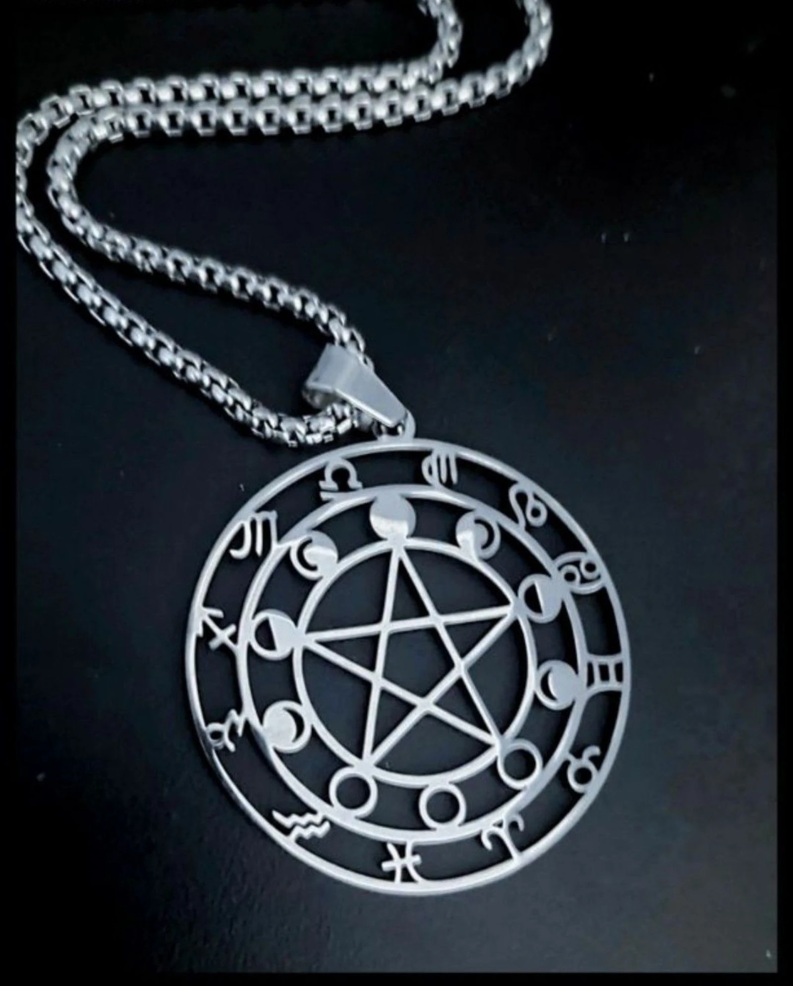 Collier Médaille Ésotérique Pentacle Lune Zodiaque - Killstar Acier inoxydable 